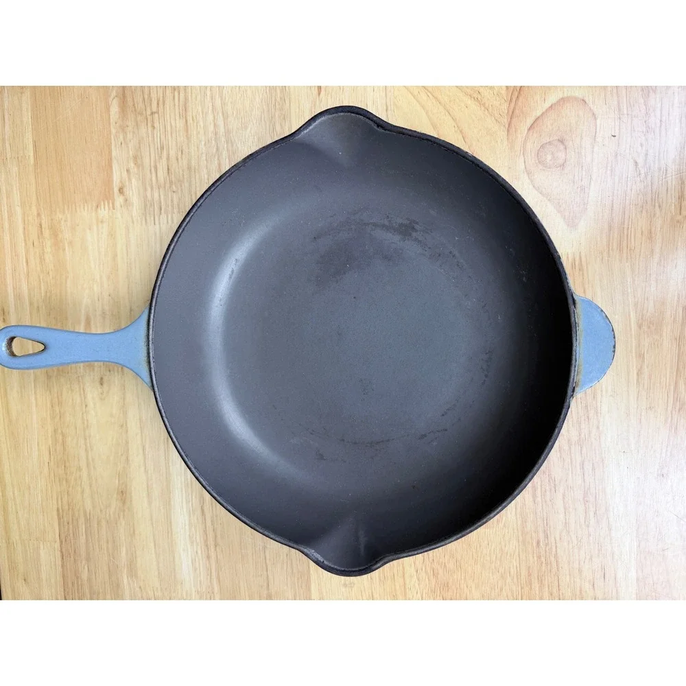 Le Creuset 23 Enameled Cast Iron Skillet Double Spout Sky Blue France 9